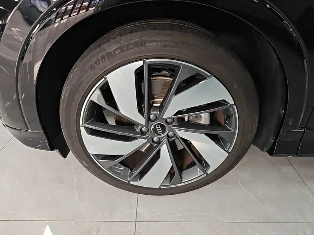 Audi Q5 e-tron 2024 2024 50 e-tron quattro Glory Edition Mech Package