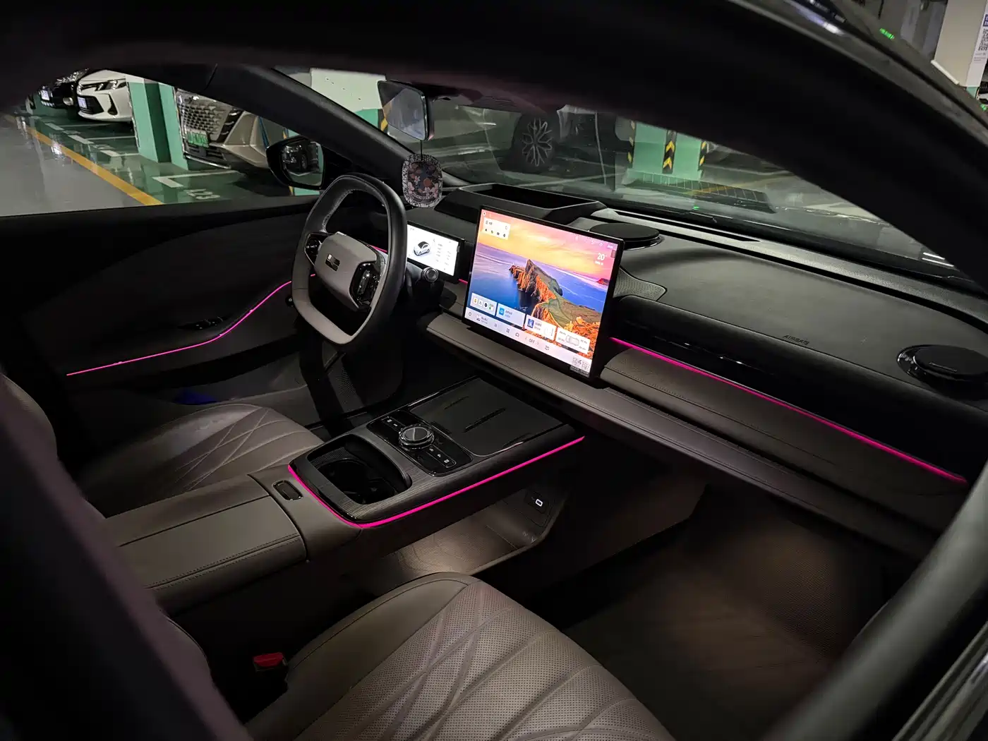 Geely Galaxy Galaxy Xingyao 8 2025 130km EM-i Premium Edition фото 19