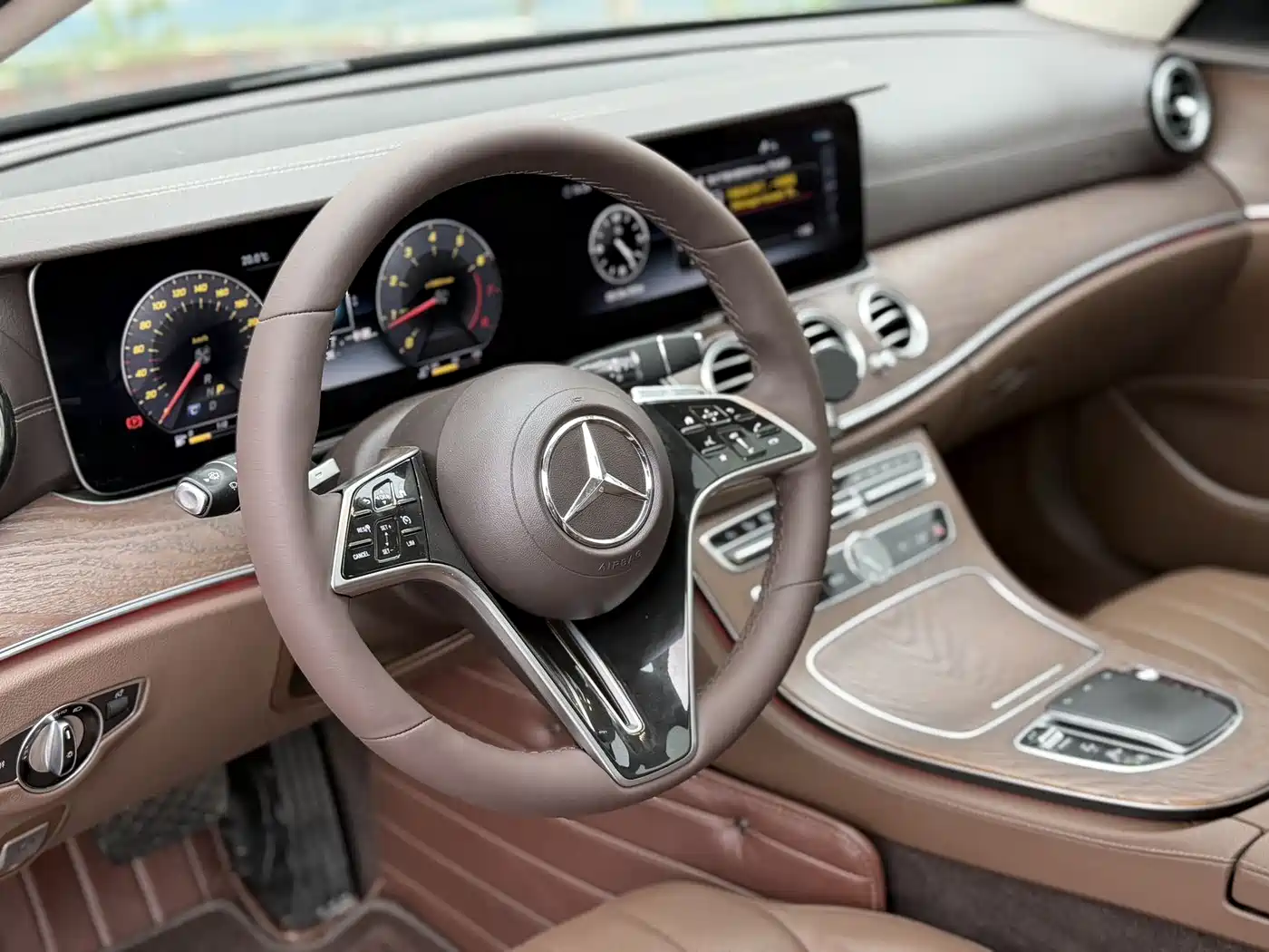 MERCEDES-BENZ E CLASS