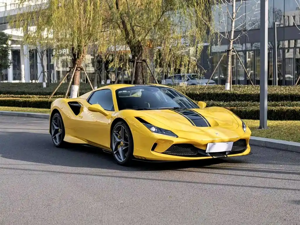 FERRARI F8