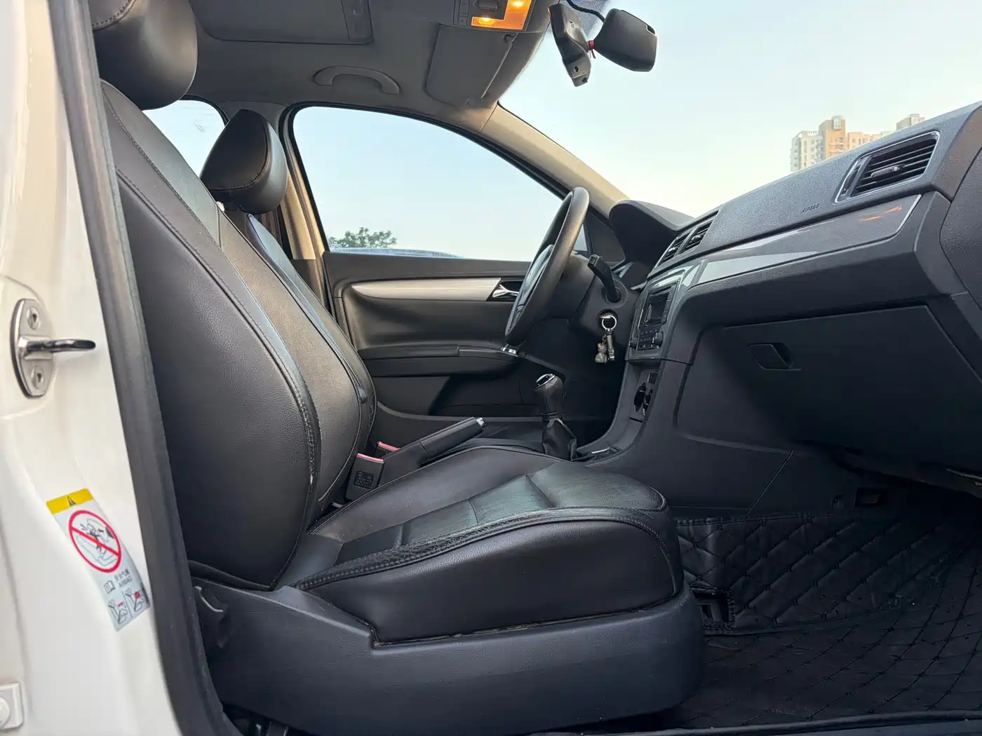 Volkswagen Lavida Tour 2013 1.6L Manual Comfort фото 13