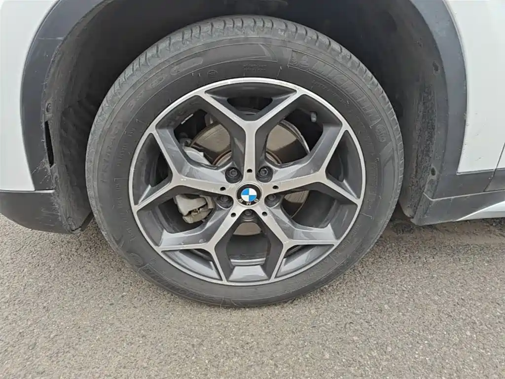 BMW X1 2018 sDrive18Li Premium Model фото 23