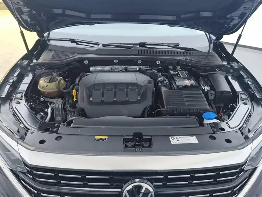 Volkswagen Passat 2022 330TSI Luxury Edition фото 10