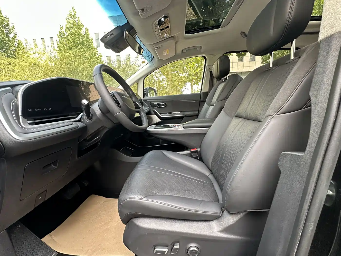 Maxus MIFA 9 2024 2024 Super Hybrid Ultra Long Range Forest Edition 7-Seater