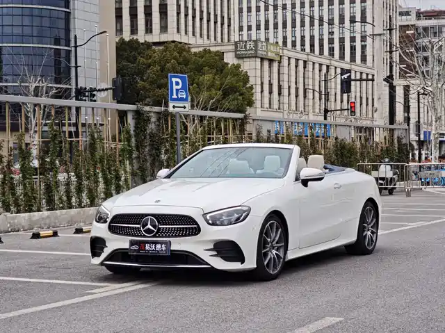 MERCEDES-BENZ E CLASS