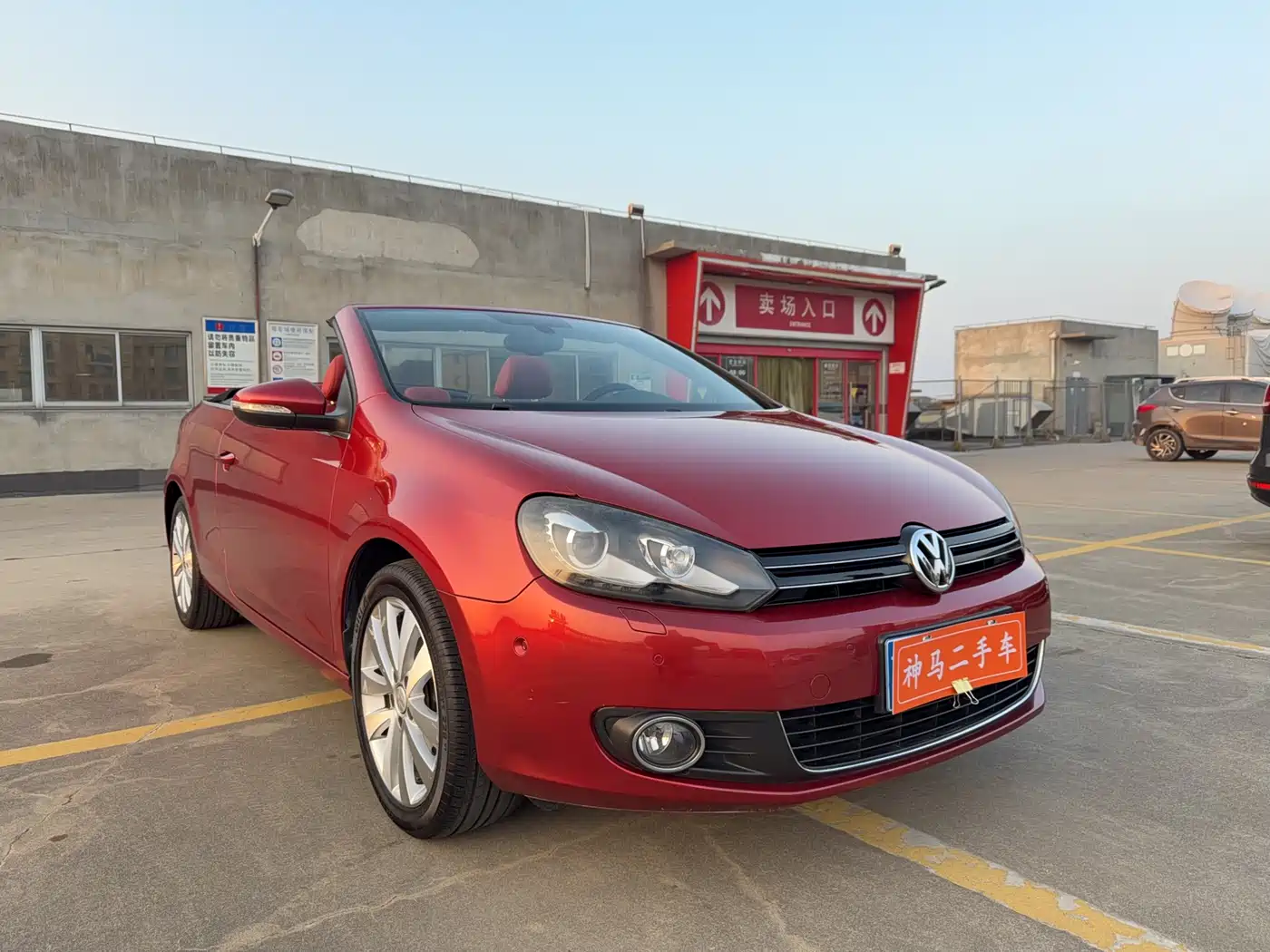 Volkswagen Golf (Import) 2012 1.4TSI Luxury Convertible Edition фото 9