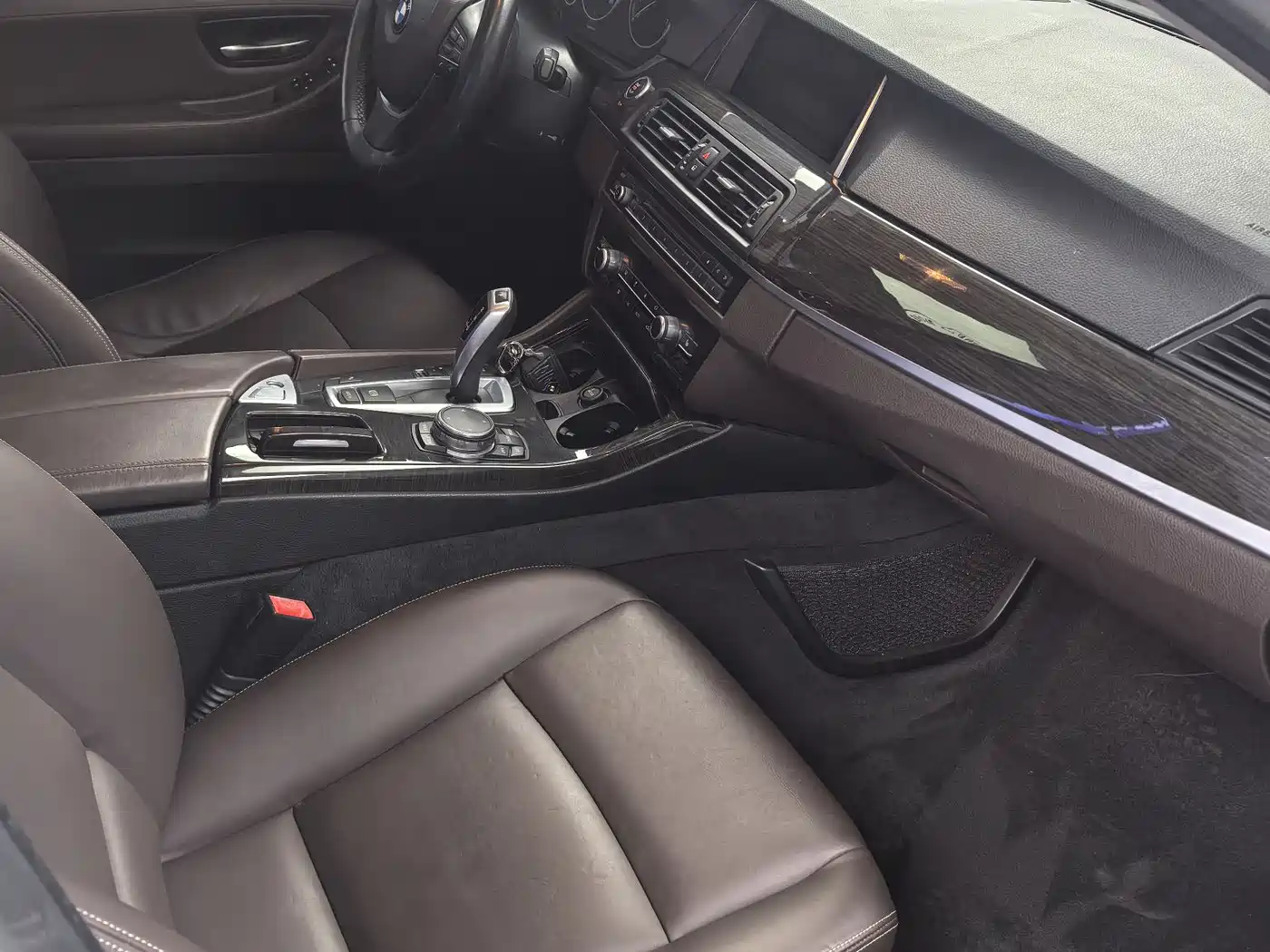 BMW 5 Series 2014 525Li Luxury Design Package фото 6