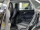 Фото 9 - Audi Q8