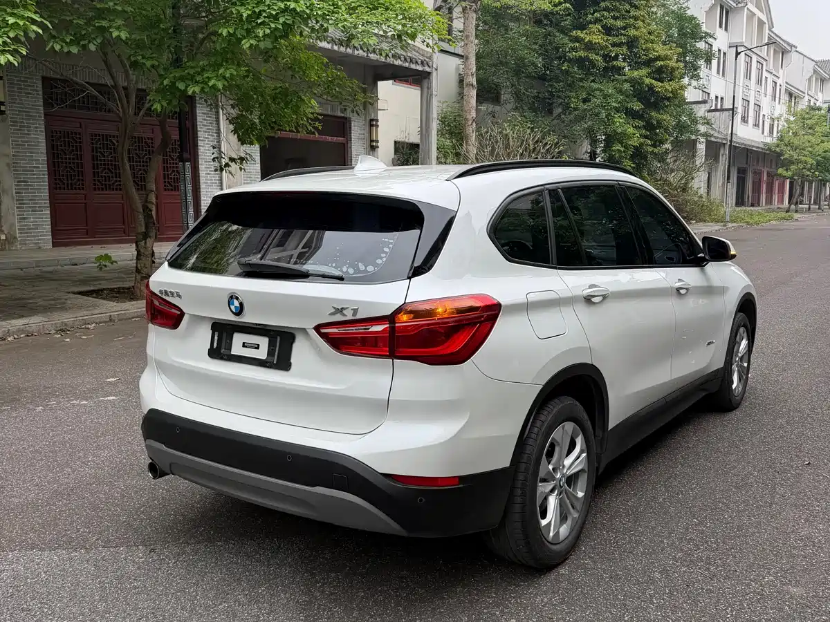 BMW X1 2016 sDrive18Li Premium Model фото 6