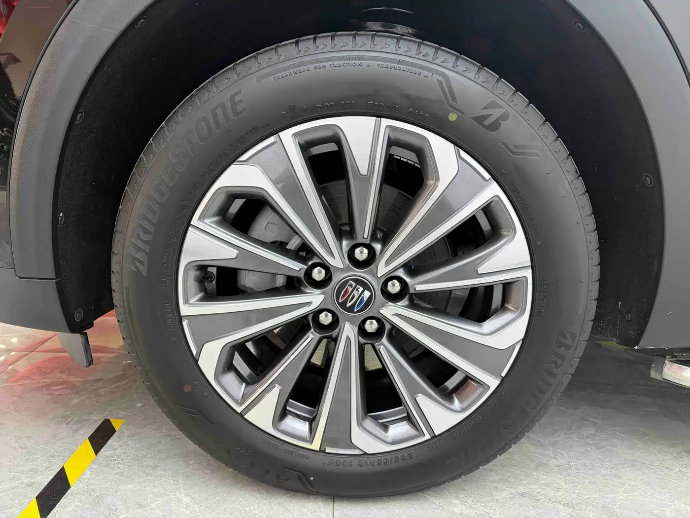 Buick Envision Plus 2025 Enclave Plus 28T 2WD Platinum Edition фото 8