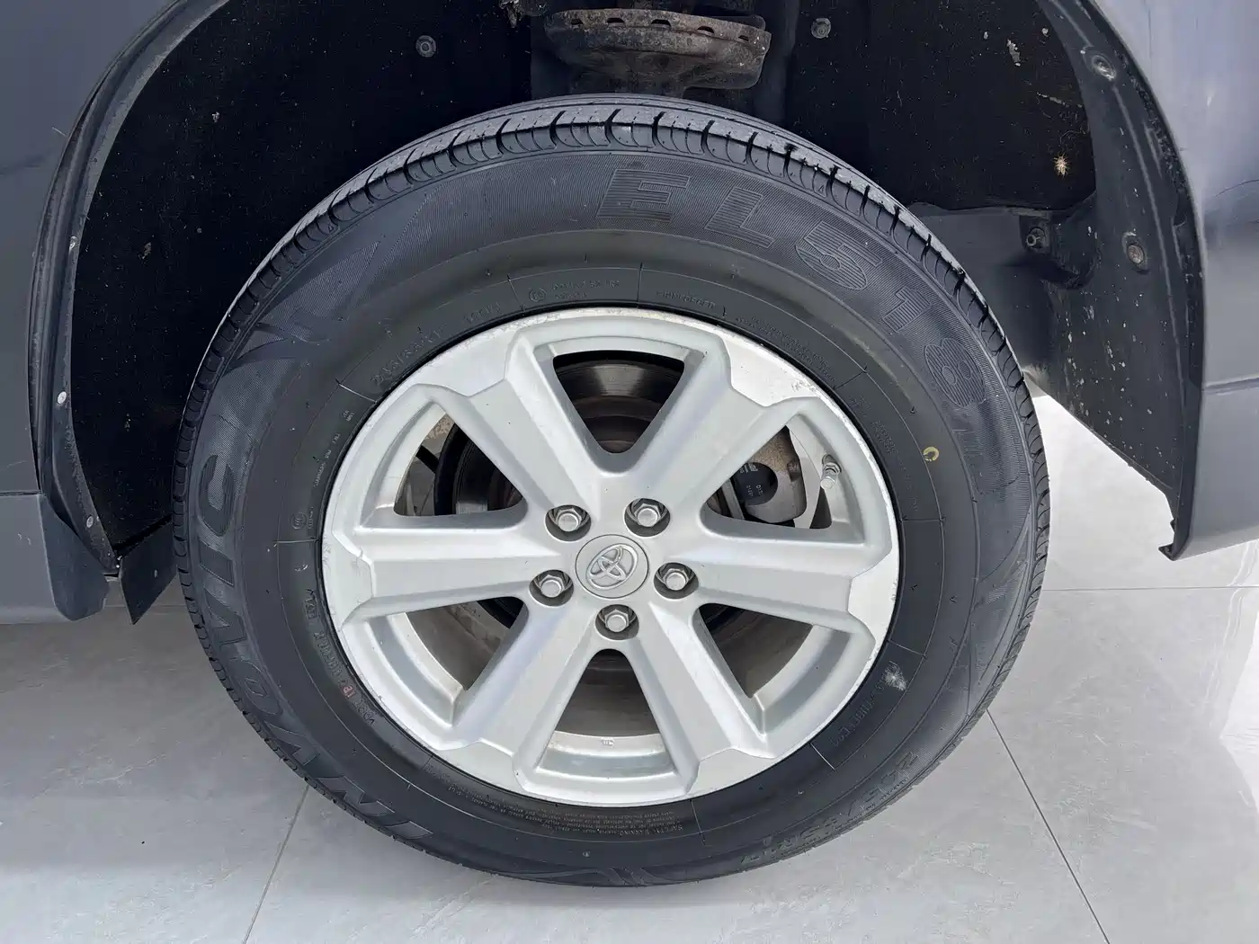 Toyota Highlander 2012 2.7L 2WD 5-seater Elite Edition фото 16