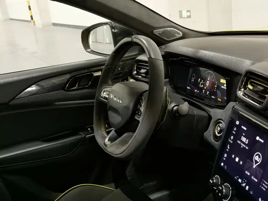 Фото 22 - Lynk & Co 03