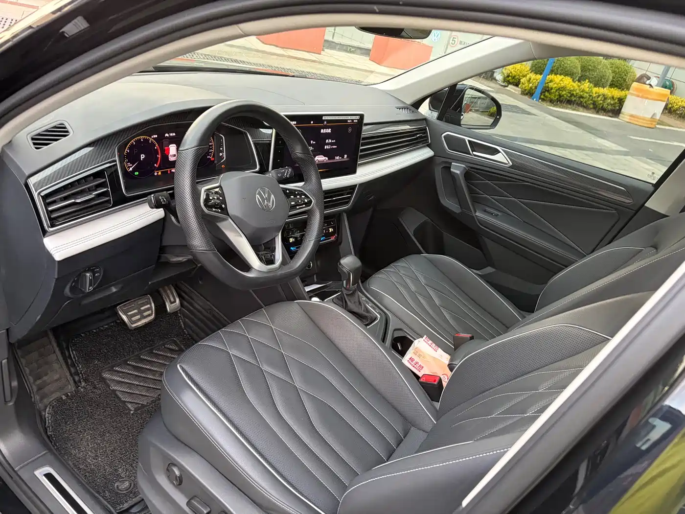 Volkswagen Tiguan L 2022 330TSI Auto 2WD R-Line Premium Edition фото 11