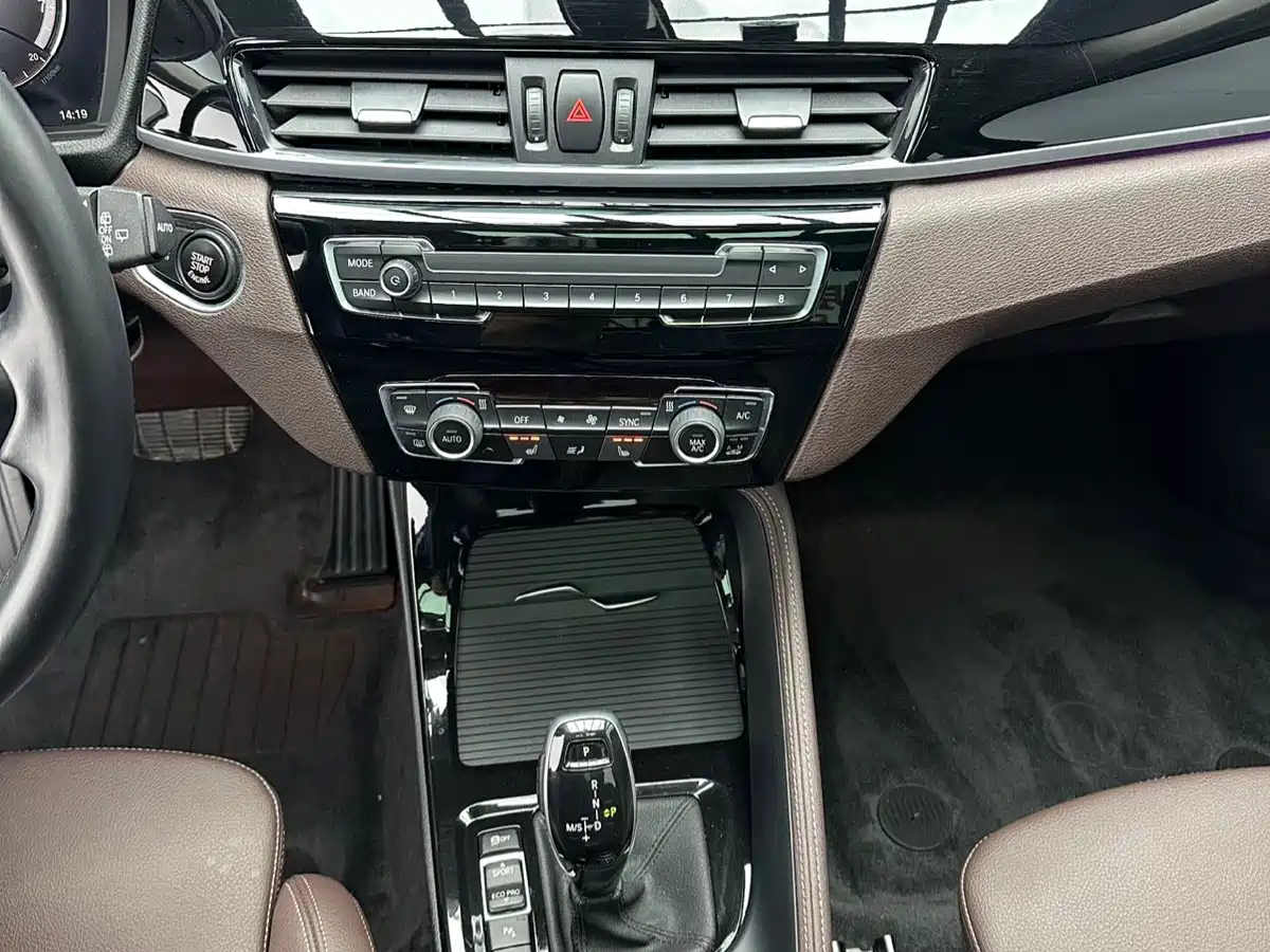 BMW X1 2022 sDrive20Li Premium фото 14