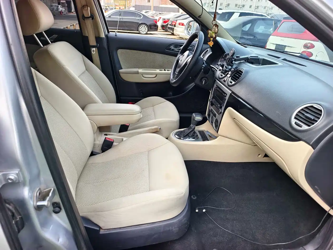 Volkswagen Lavida 2011 1.6L Automatic Leisure Edition фото 13