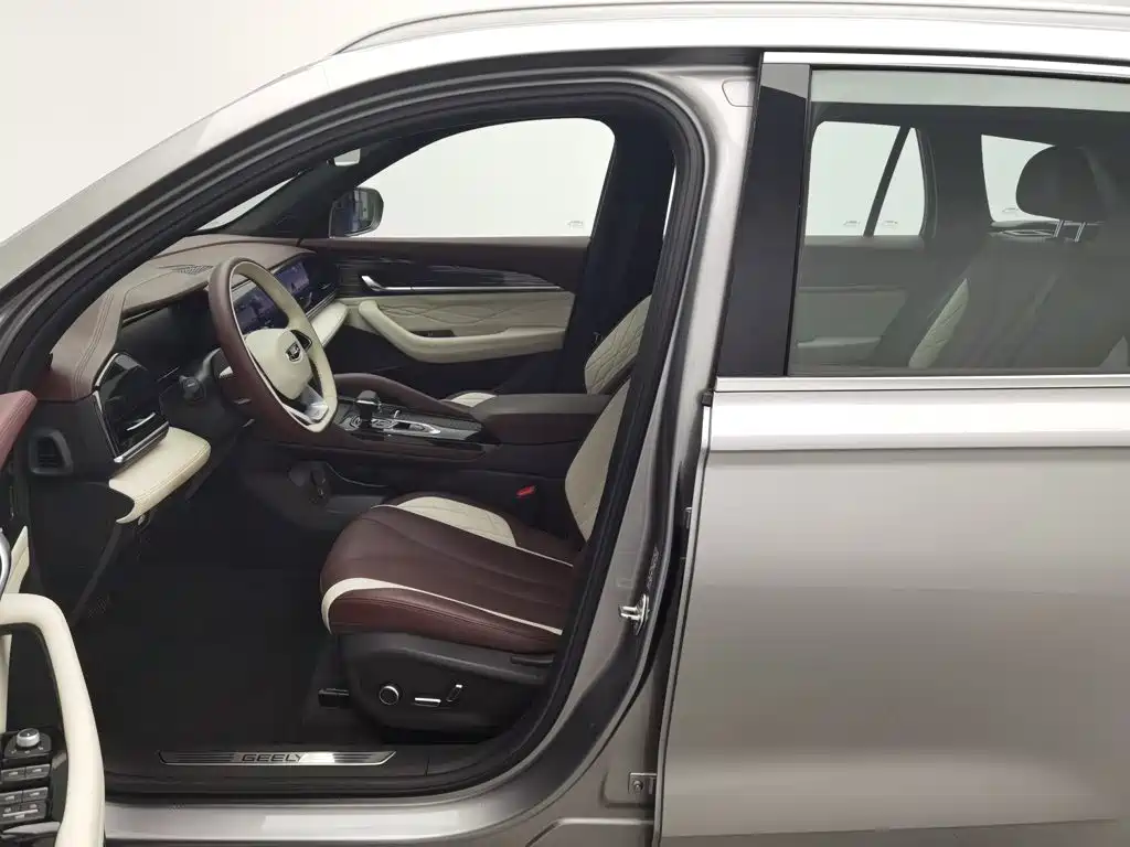 Geely Monjaro 2025 2024 Model 2.0TD High-Power Automatic 2WD Cloudrise Edition