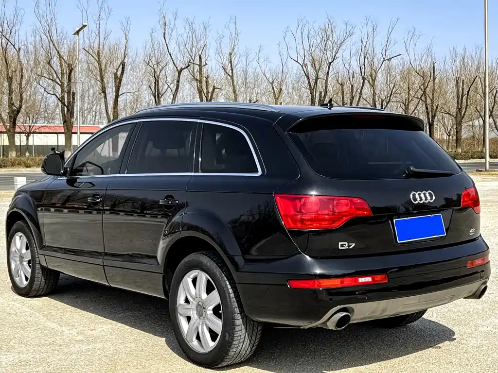 Audi Q7 2009 2010 4.2 FSI quattro Luxury Model