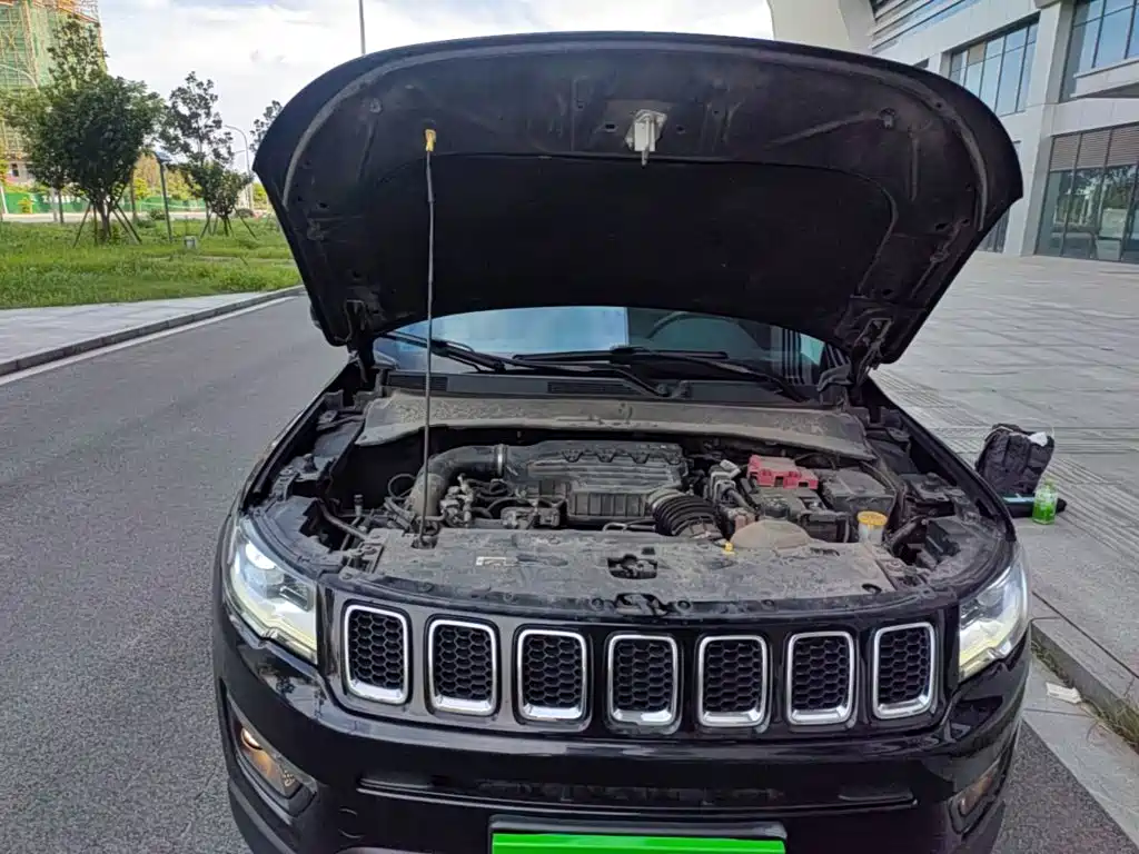 Фото 20 - Jeep Compass