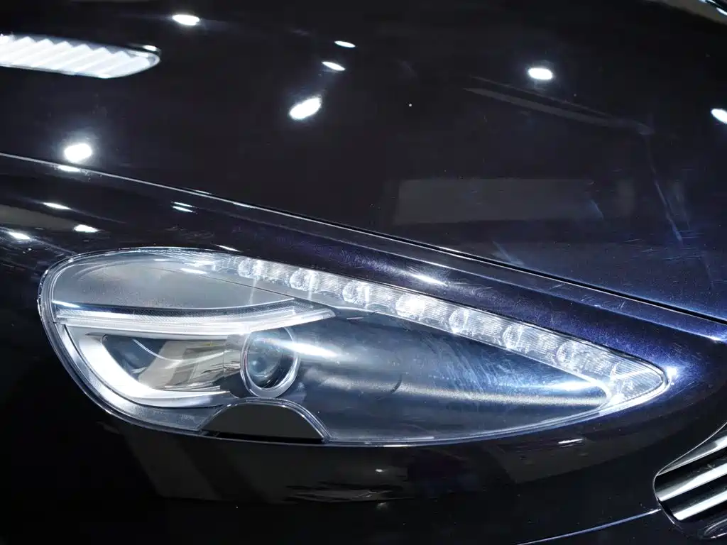 Фото 56 - Aston Martin DB9