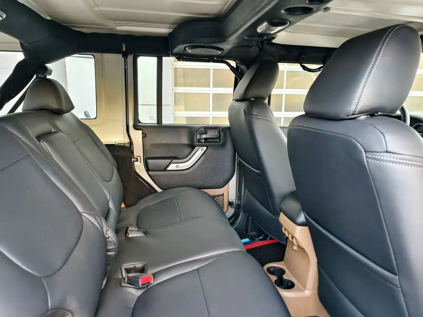 Фото 22 - Jeep Wrangler