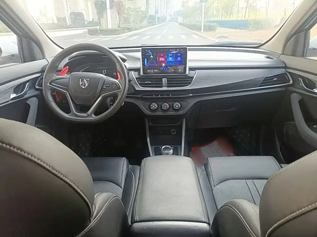 Photo 10 - Baojun 360
