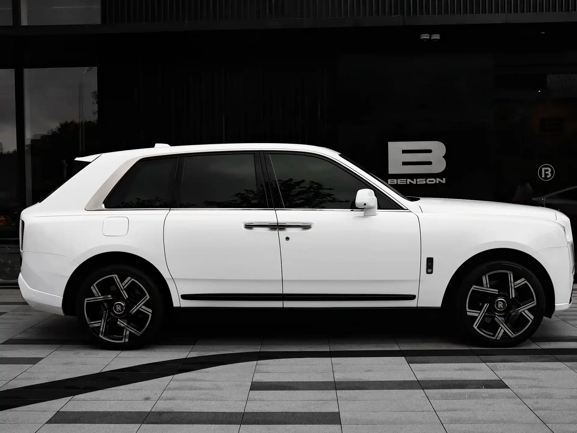 Фото 4 - Rolls-Royce Cullinan