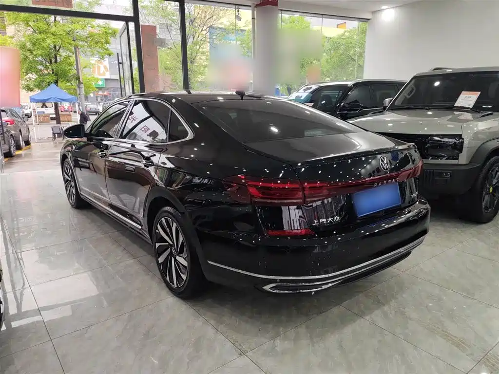 Volkswagen Passat 2023 Facelift 330TSI Luxury Edition фото 12