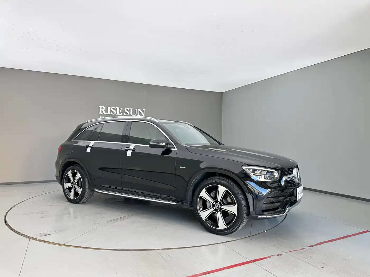 Mercedes-Benz GLC 2022 Facelift GLC 300 L 4MATIC Dynamic Collector's Edition фото 3