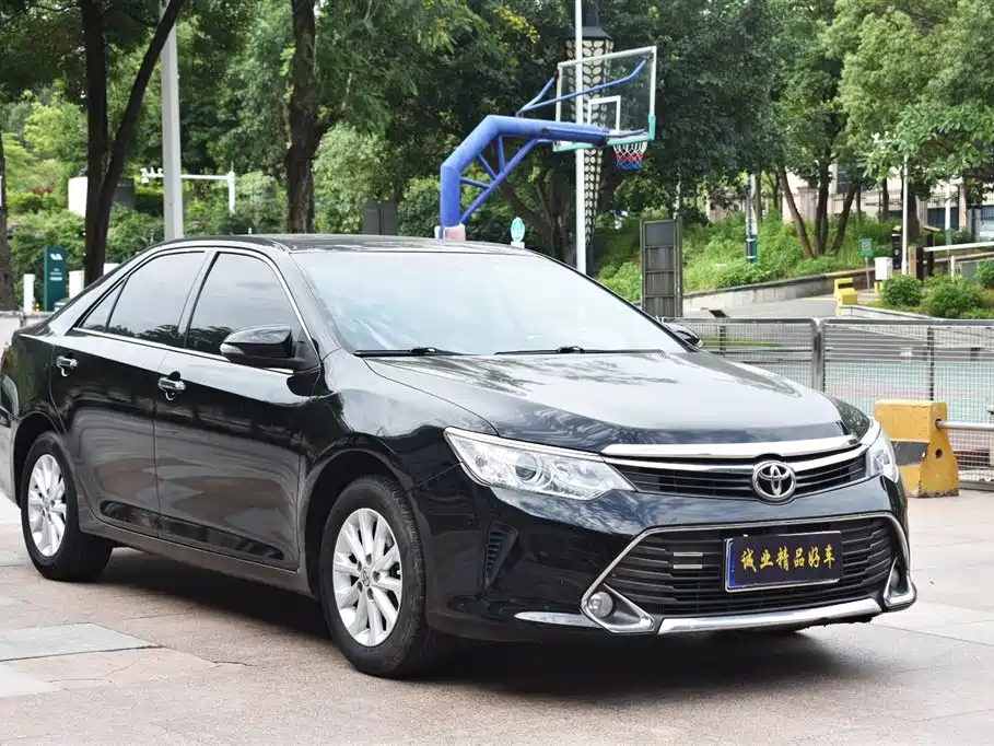 Toyota Camry 2015 2.0G Leading Edition фото 3