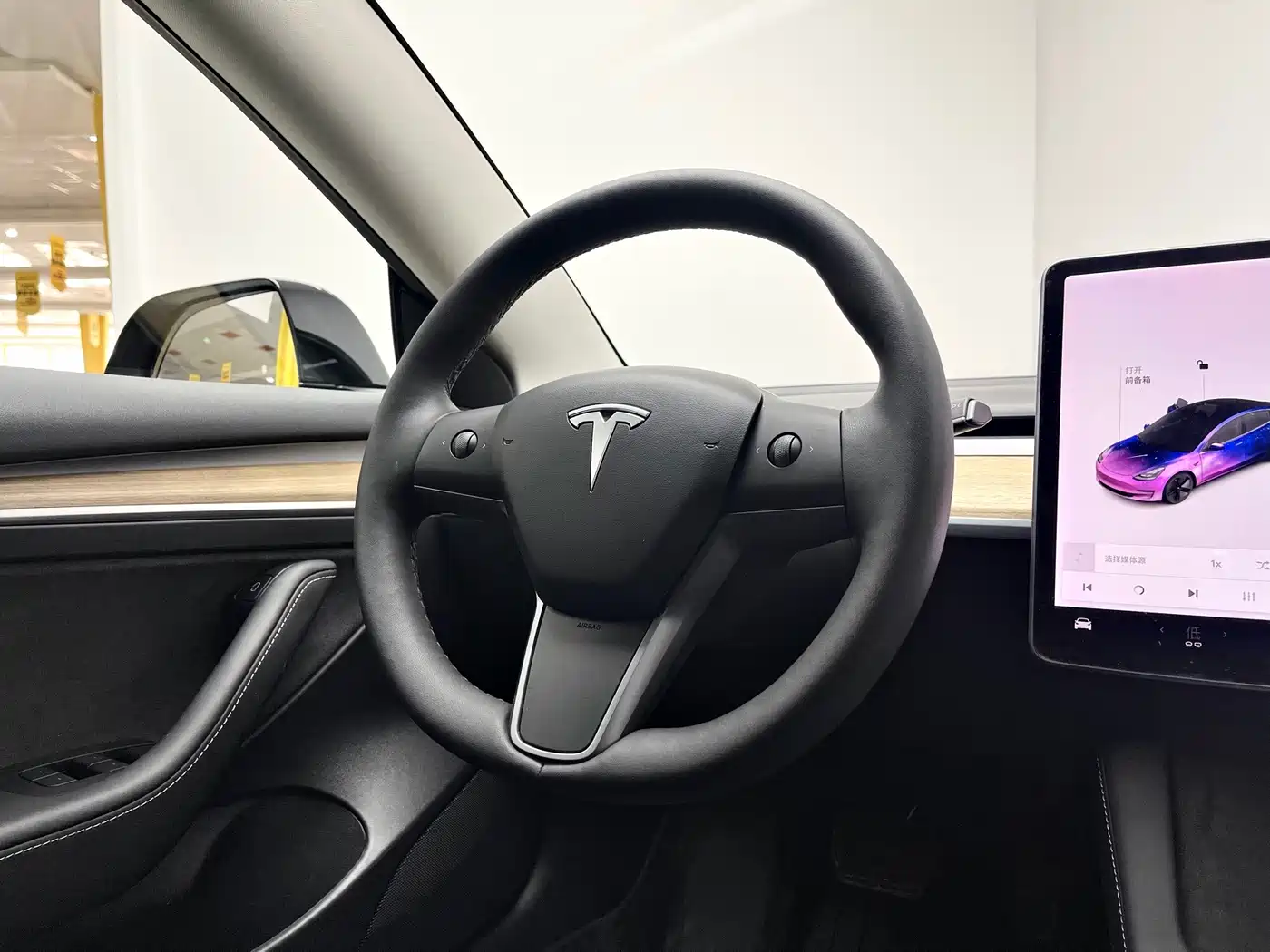 Фото 8 - Tesla Model 3