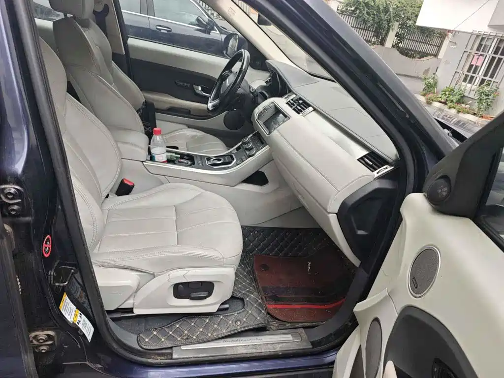 Photo 13 - Land Rover Range Rover Evoque (Import)