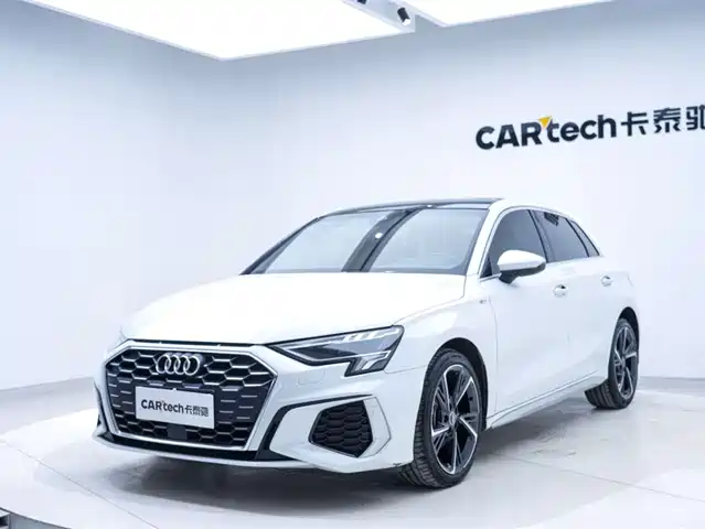 Audi A3 2023 Sportback 35 TFSI Fashion Sport — фото 1