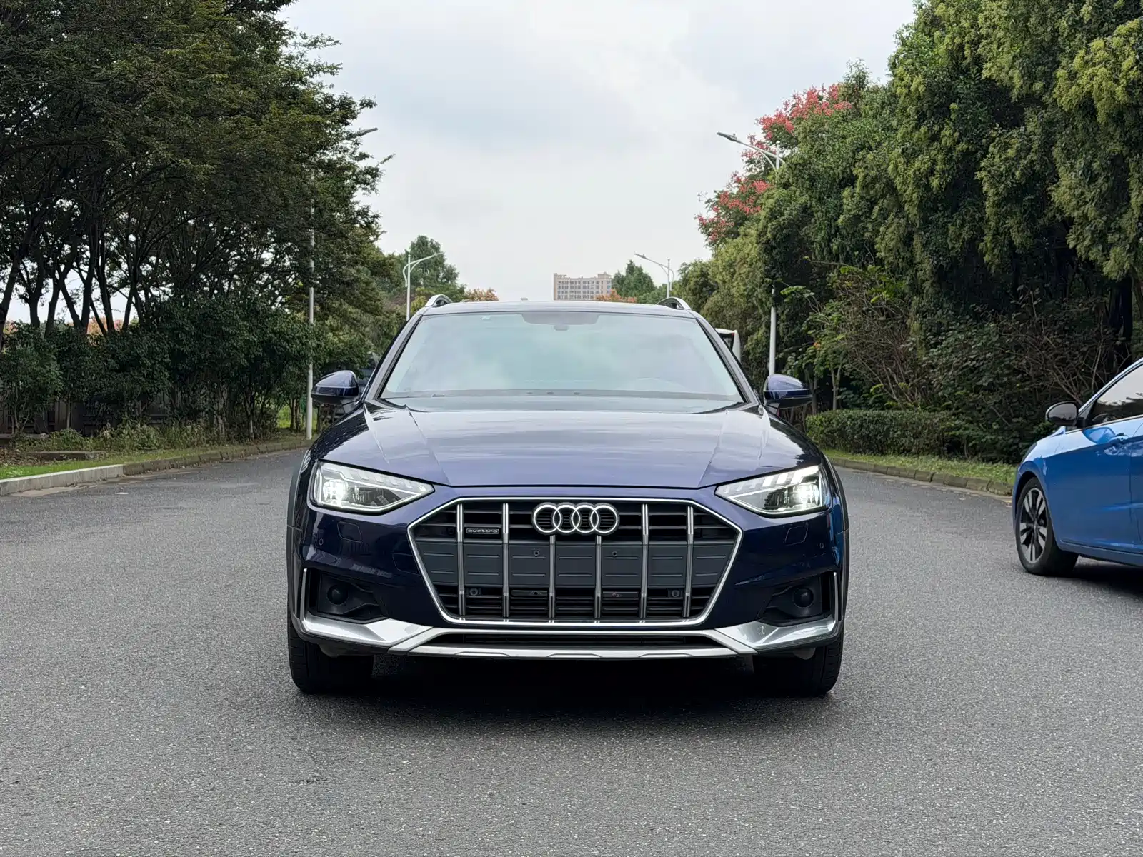 Photo 2 - Audi A4 (Import)
