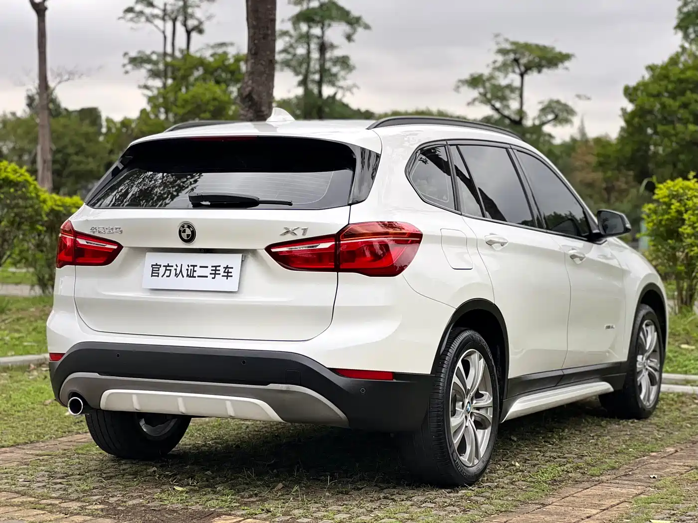 BMW X1 2018 sDrive18Li Premium Model фото 7