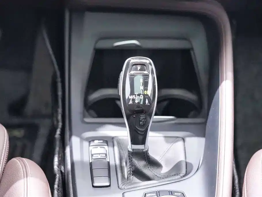 BMW X1 2022 sDrive20Li Fashion фото 12