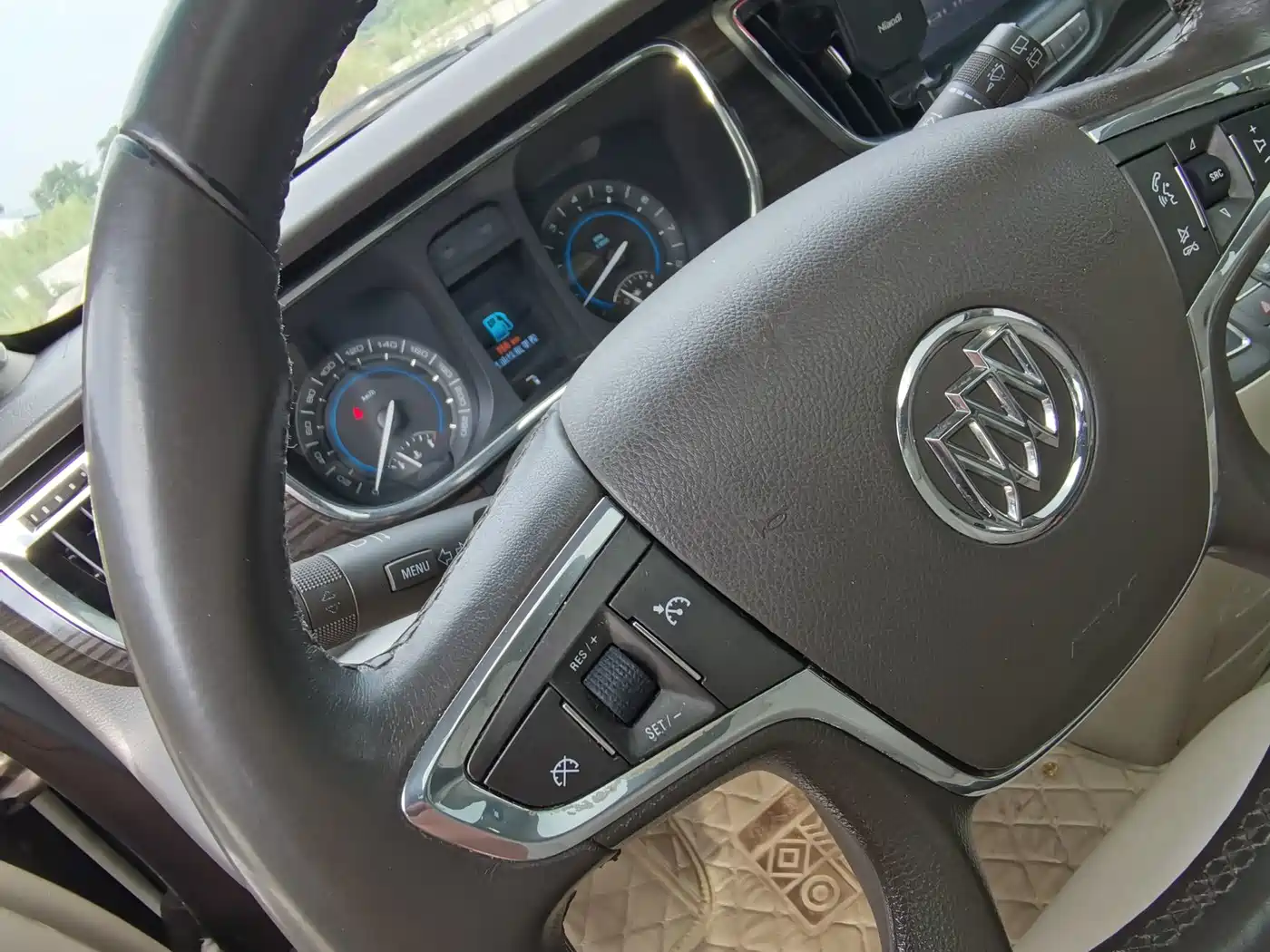 Фото 9 - Buick GL8