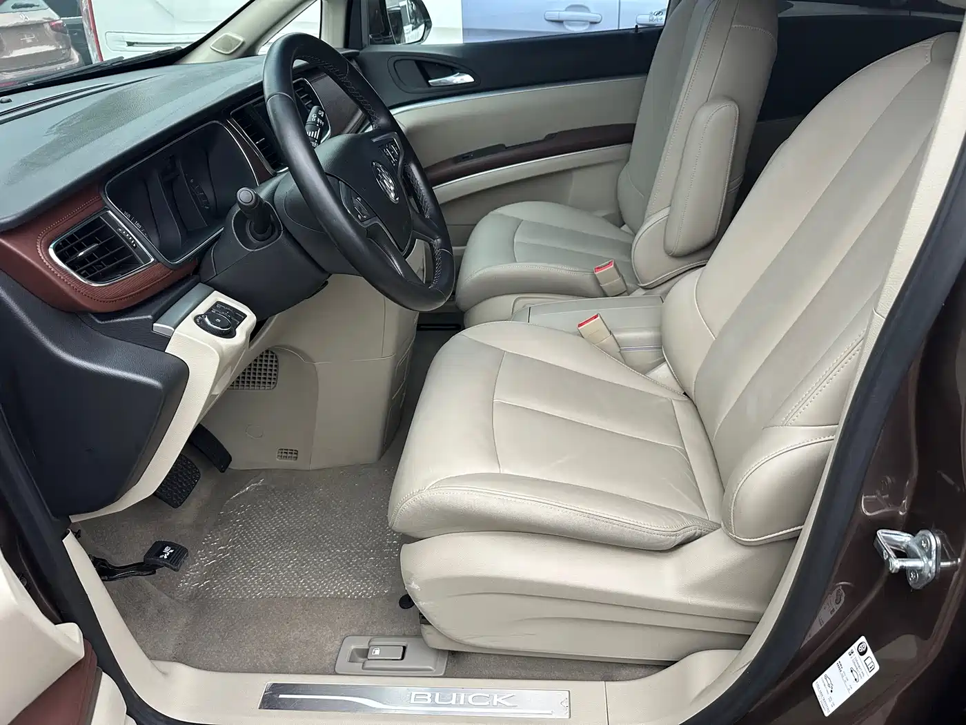 Buick GL8 2018 28T Premium Model China VI фото 7