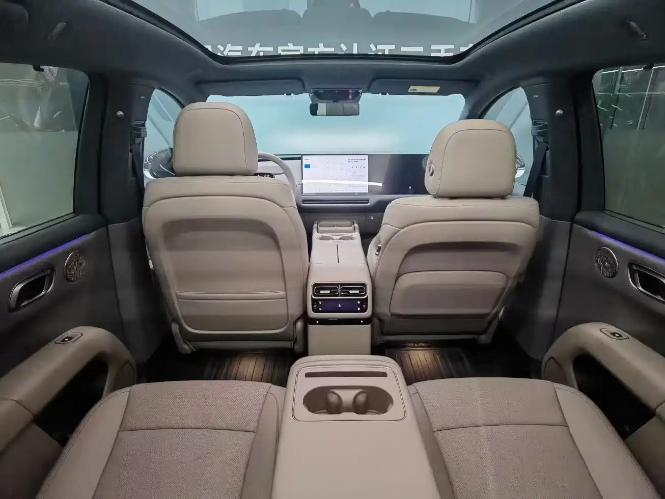 Фото 6 - Li Auto i6
