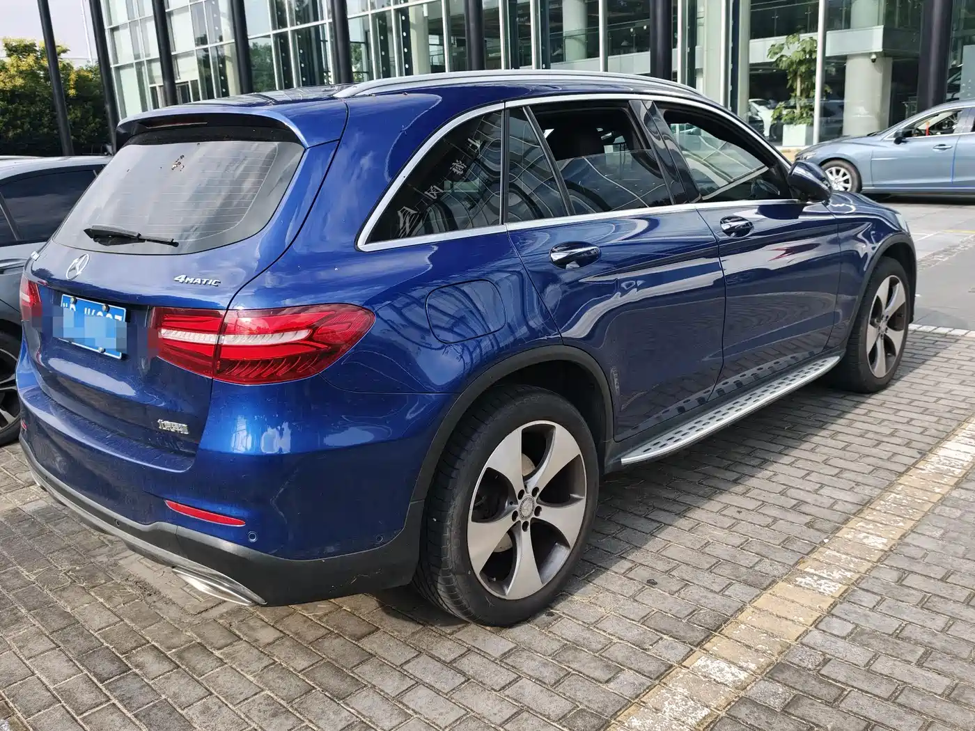 صورة 5 - Mercedes-Benz GLC