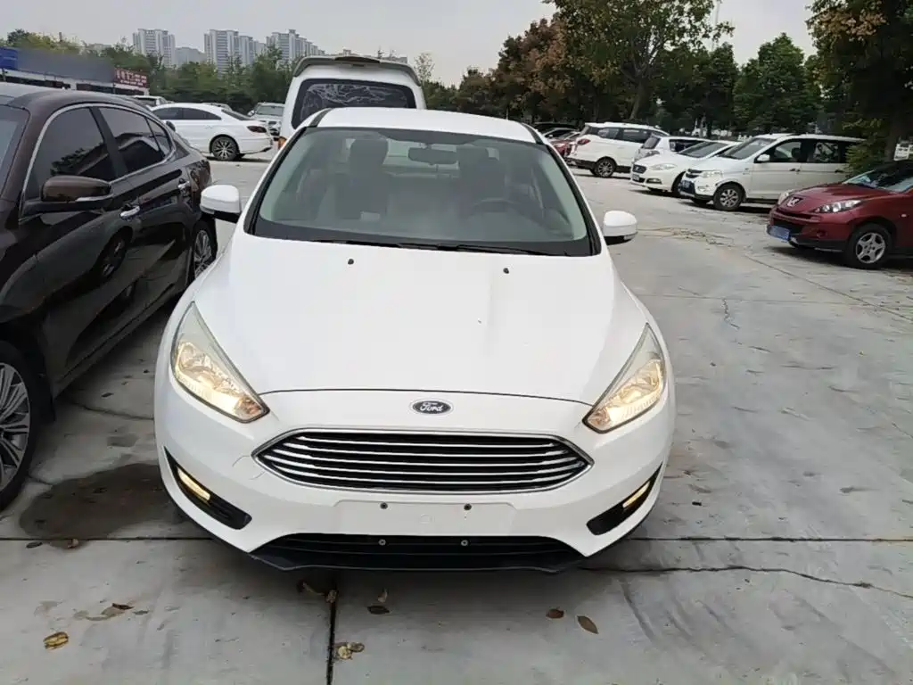 Фото 3 - Ford Focus
