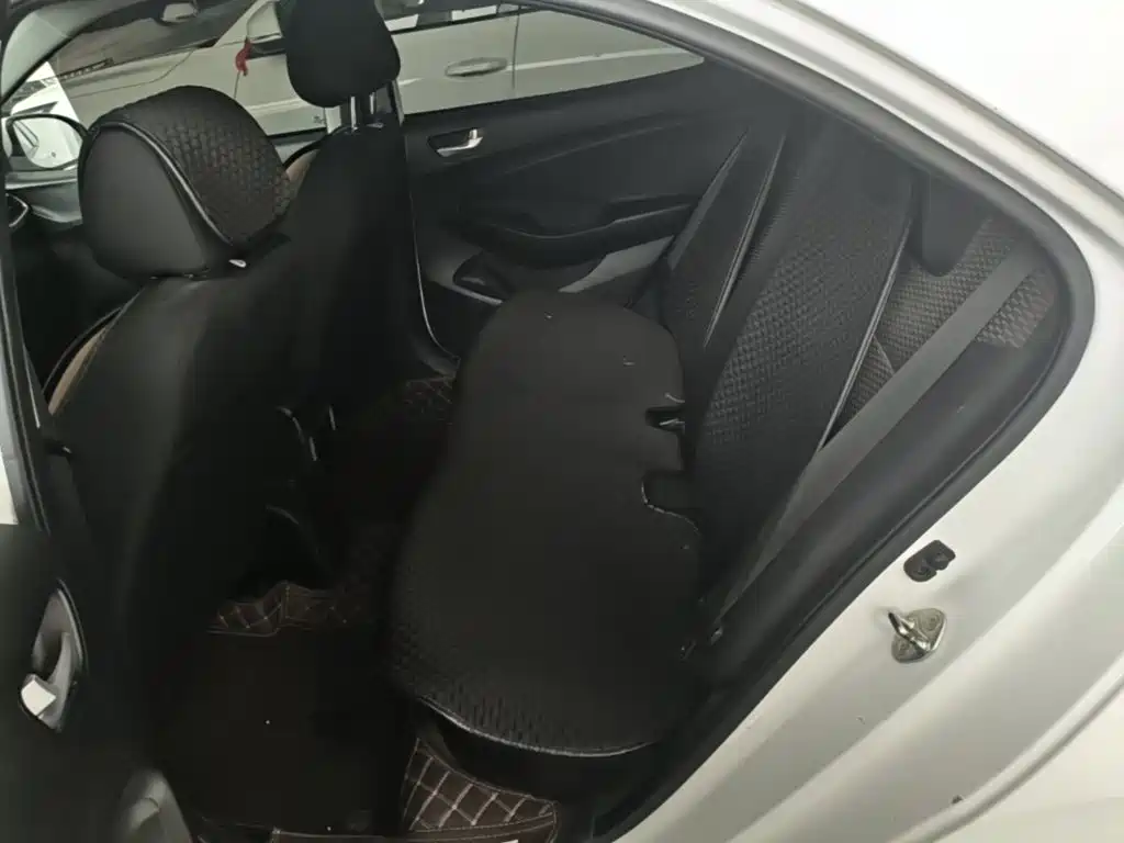Photo 17 - Hyundai Verna