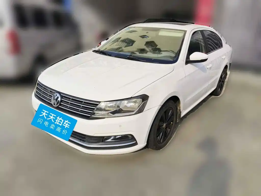 Photo 1 - Volkswagen Lavida