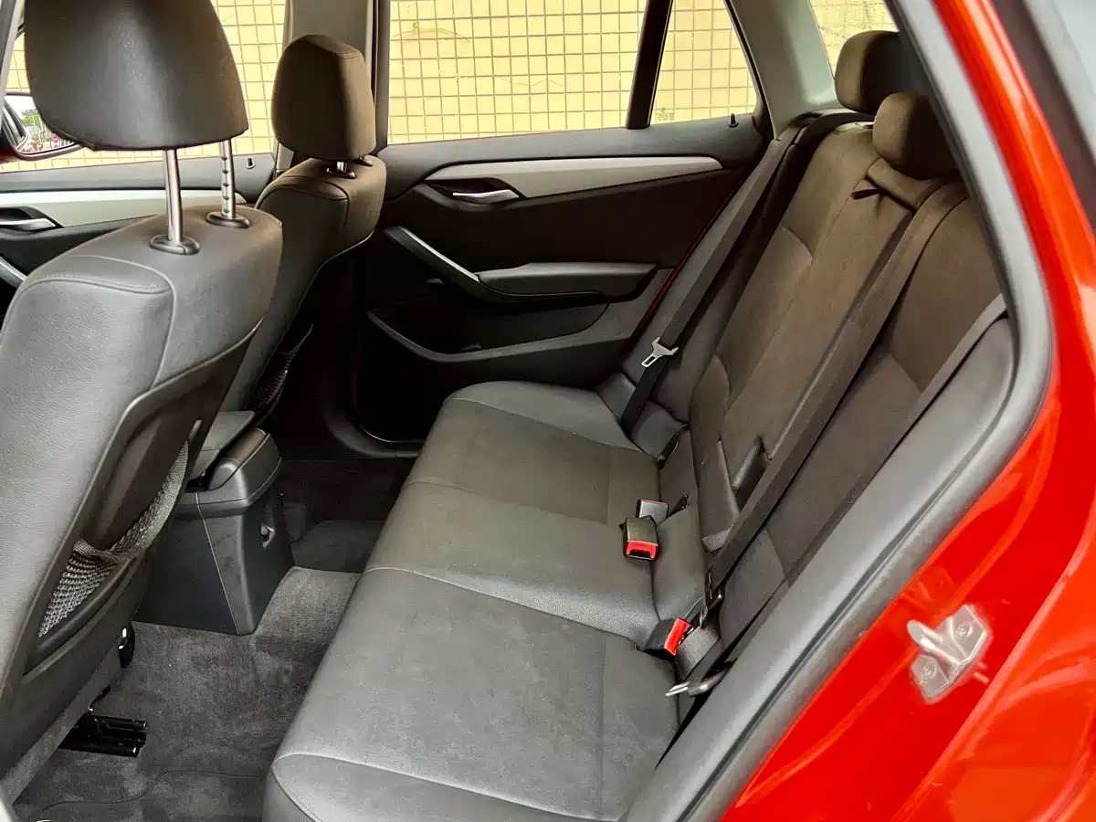 BMW X1 (Import) 2012 xDrive20i фото 7