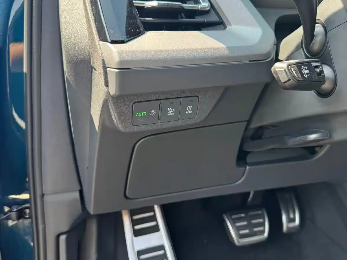 Photo 17 - Audi Q5 e-tron