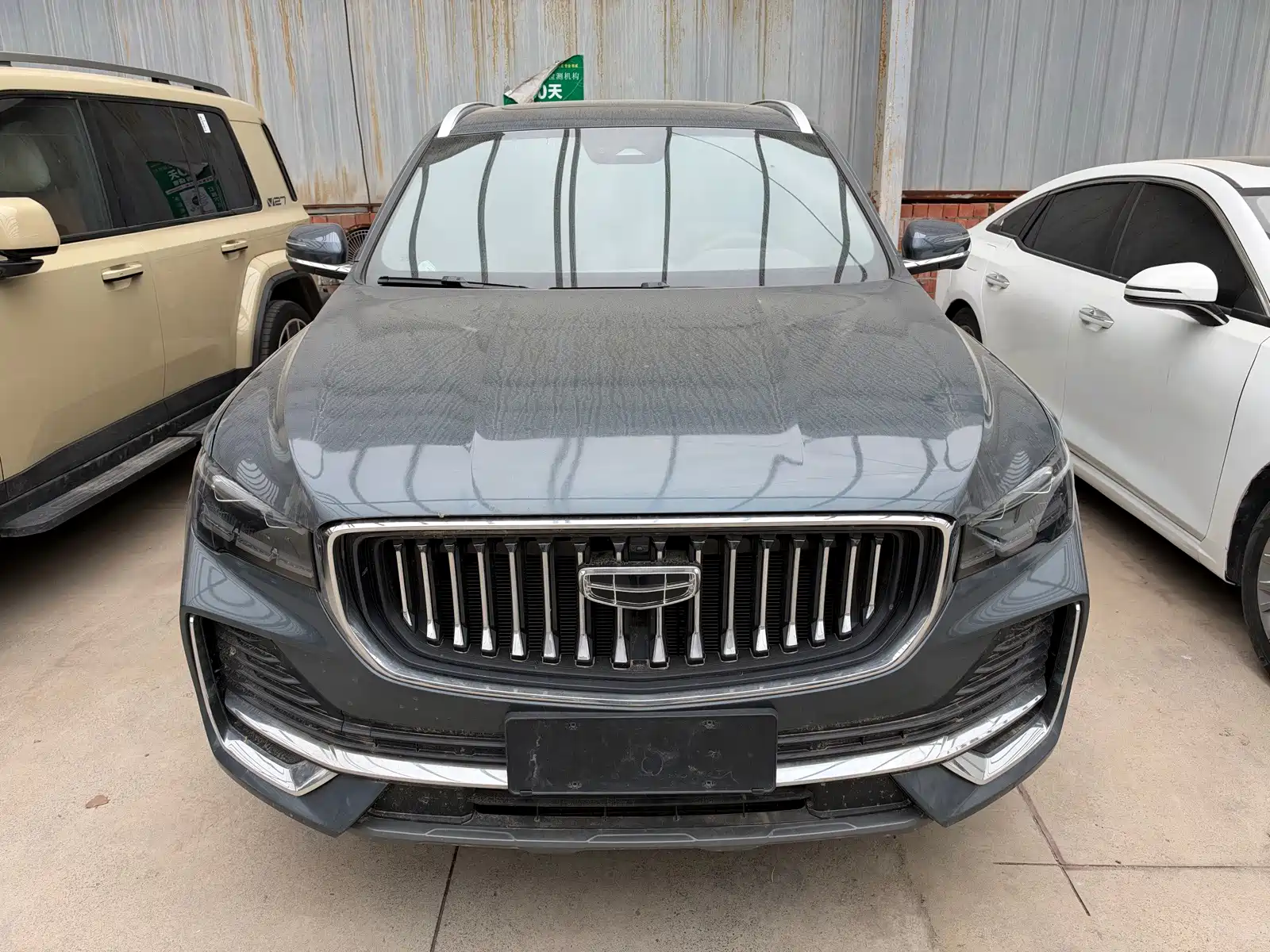Photo 2 - Geely Monjaro