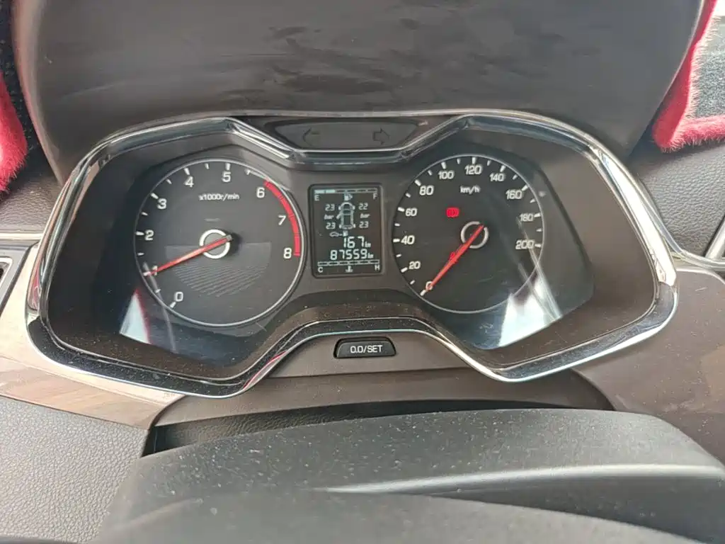 Baojun 310W 2018 2017 1.5L Manual Fashion Edition (China V)