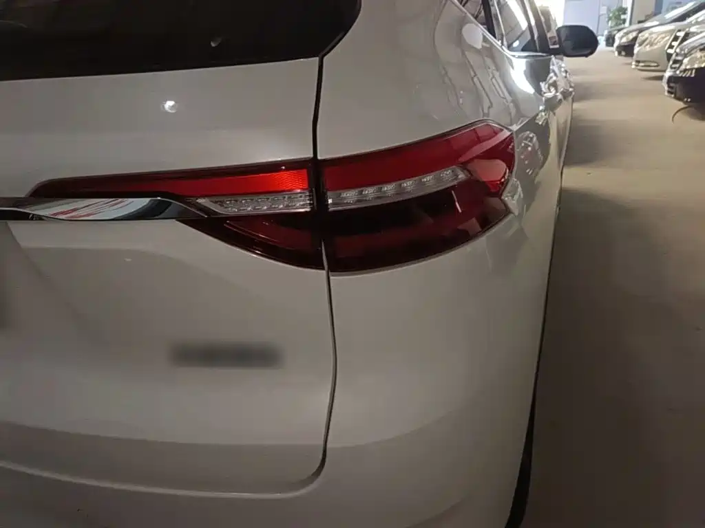 Фото 8 - Haval F7