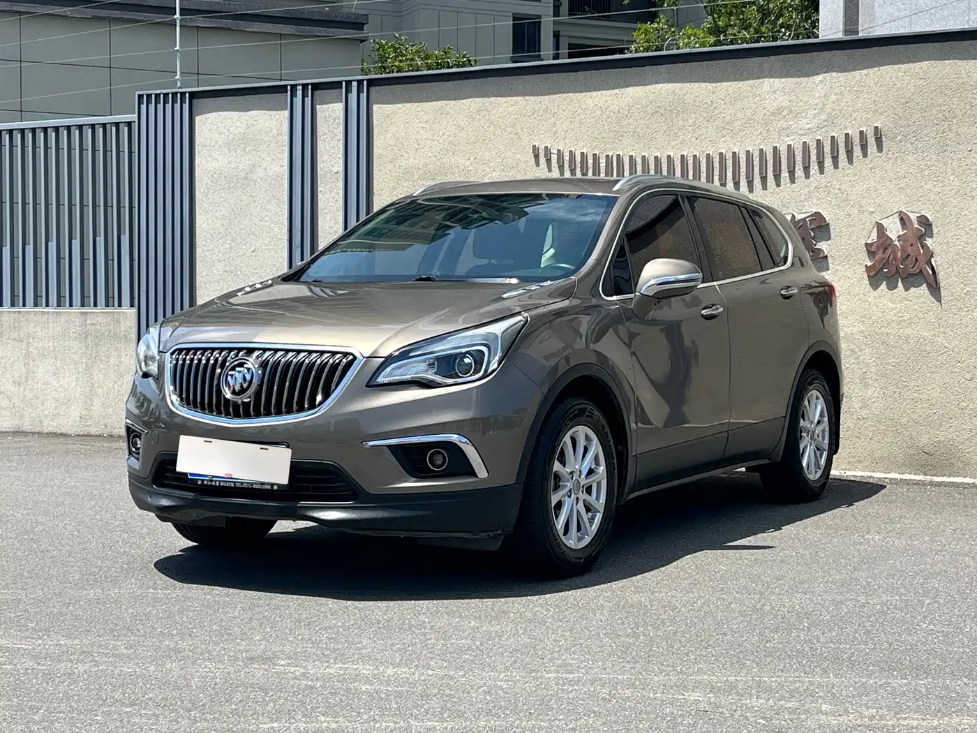 Фото 1 - Buick Envision Plus