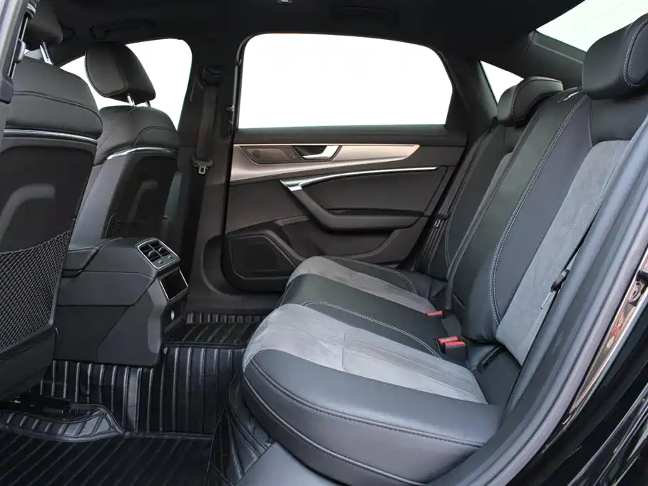 Audi A6L 2021 45 TFSI Exclusive Sport фото 16