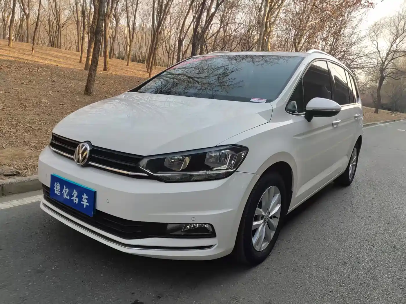 Volkswagen Touran 2018 Touran L 280TSI DSG Comfort 7-seater China V